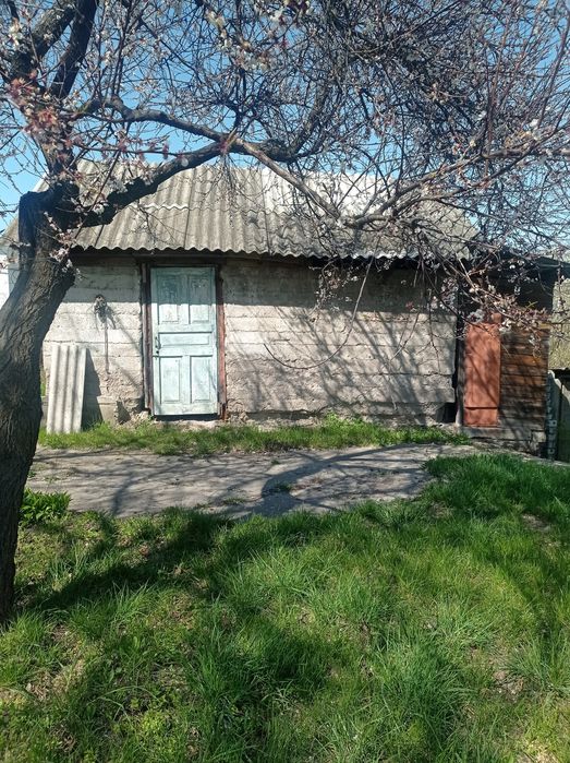Окремо розташований будинок. 5сот. землі, є-ВІДНОВЛЕННЯ .