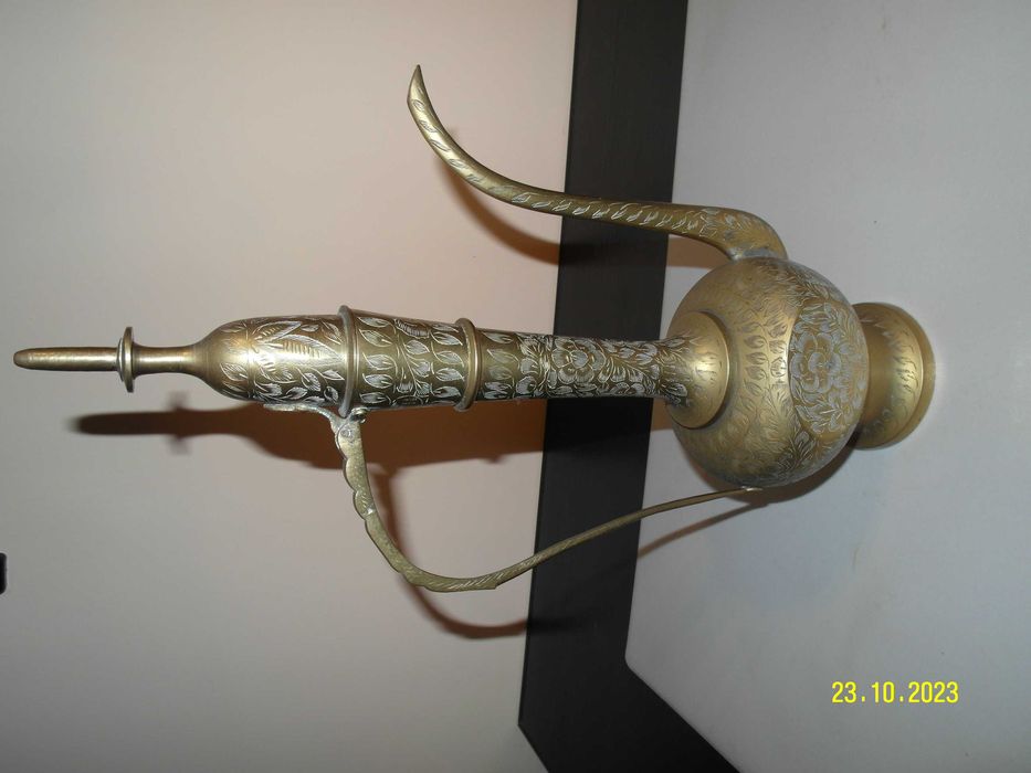 Orientalny mosiężny dzbanek