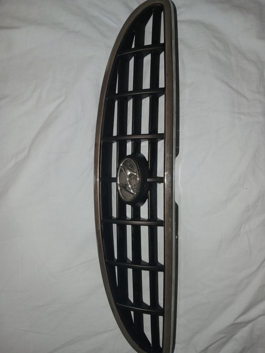 Grelha frontal Hyundai Accent