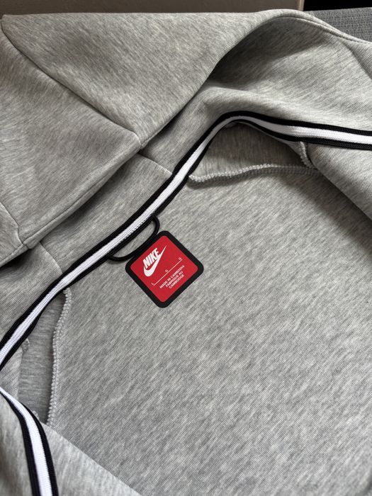 Nike Tech Fleece Cinzento – Tamanho L – Muito Bom Estado