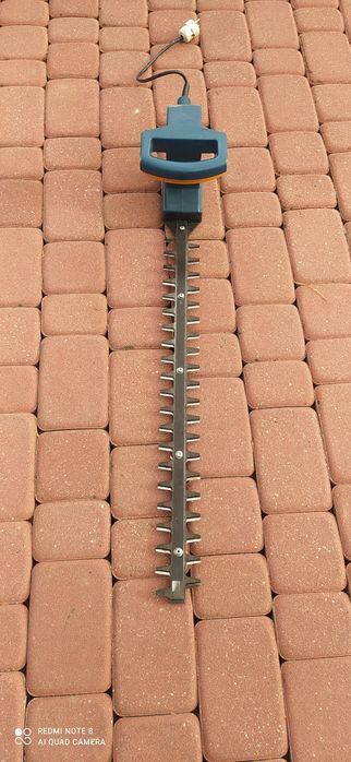 Nożyce elektryczne do żywopłotu AEG