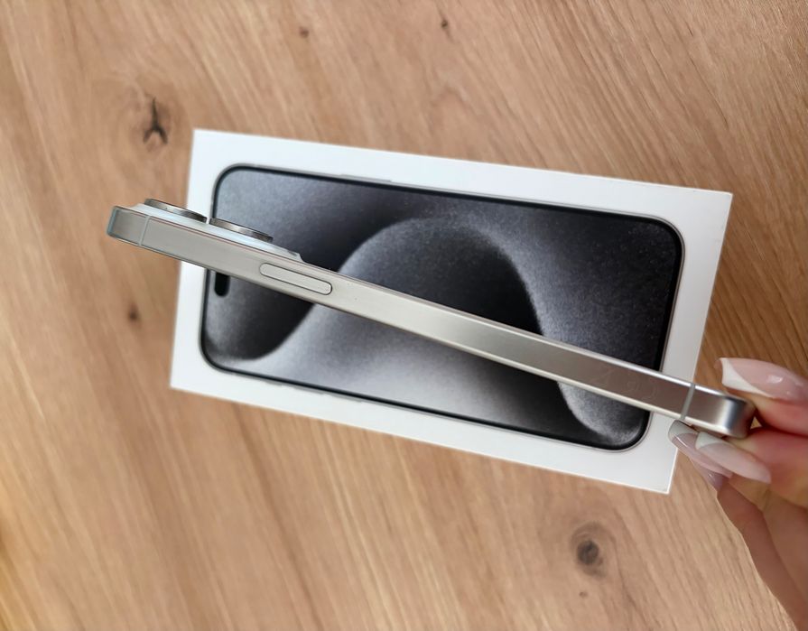 iPhone 15 Pro Max 256GB Super Stan Komplet