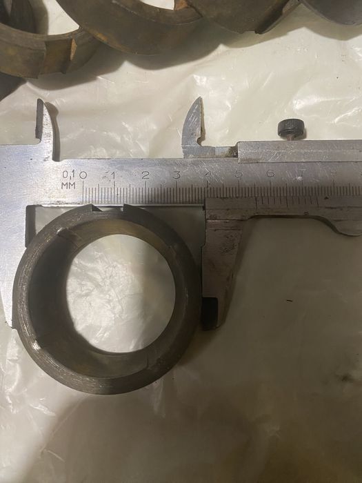 Сухарь , Вкладиш пальця рульового Урал верхній