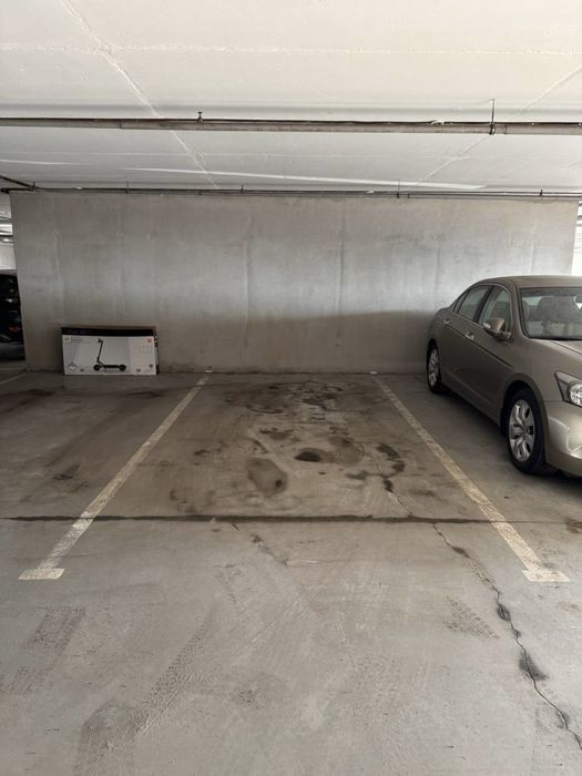 Здам паркомісце у паркінгу на Драгоманова 1н