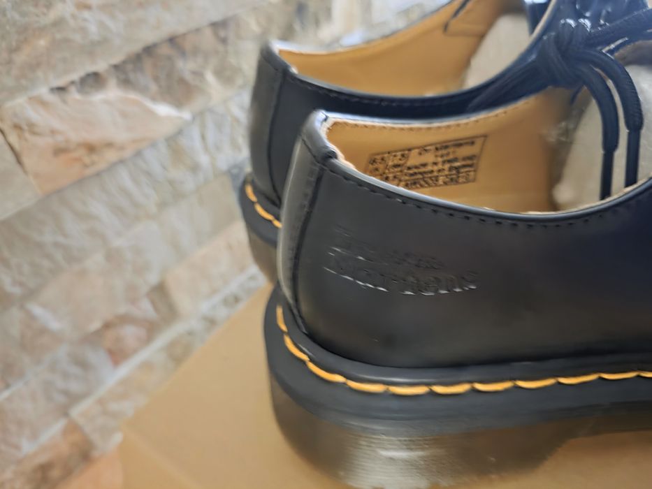 Sapatos dr. Martens 
Numero 41 ( calça 40.5