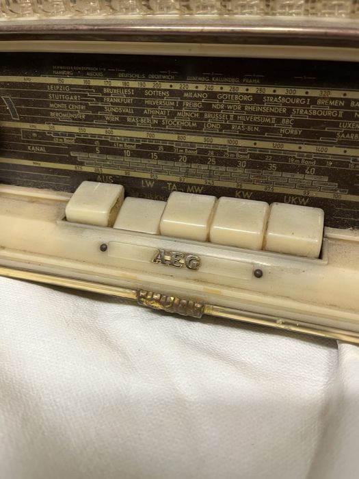Stare radio drewniane Firmy AEG stylowe Starocia
