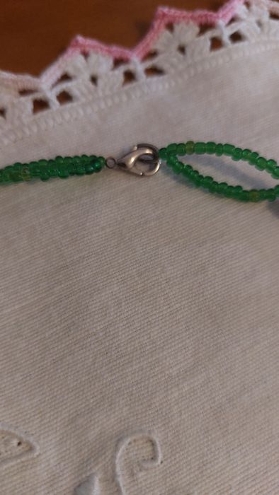 Colar com pedra malaquita