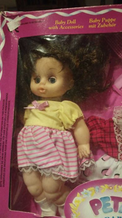 Boneca Antiga "Petals My Baby Doll" com Acessórios em Caixa Vintage