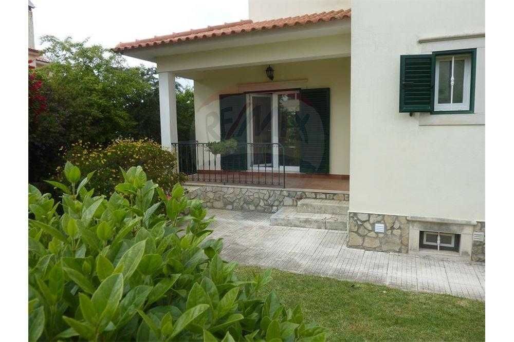 Moradia para 2 famílias em Venda do Pinheiro