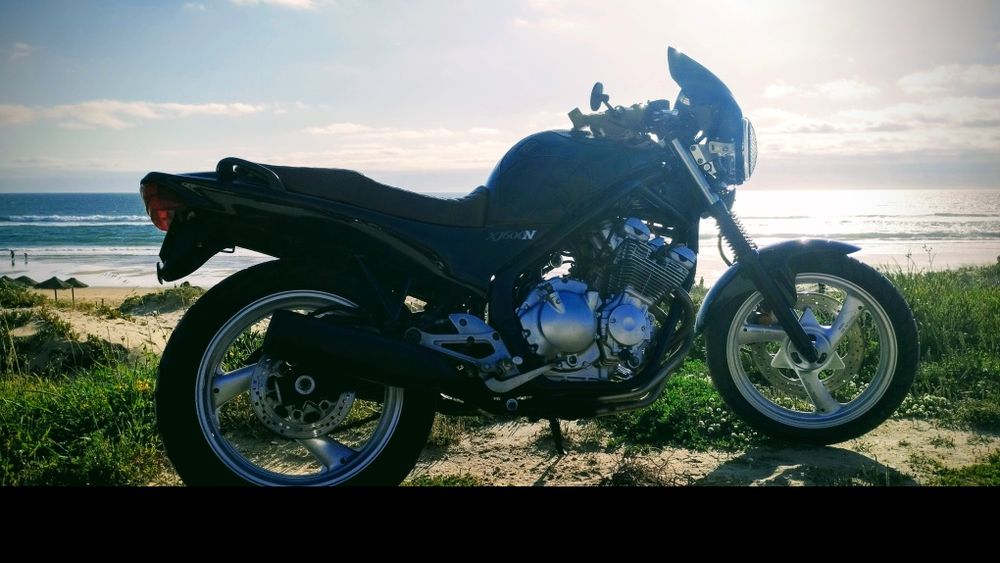 Yamaha XJ 600N clássica