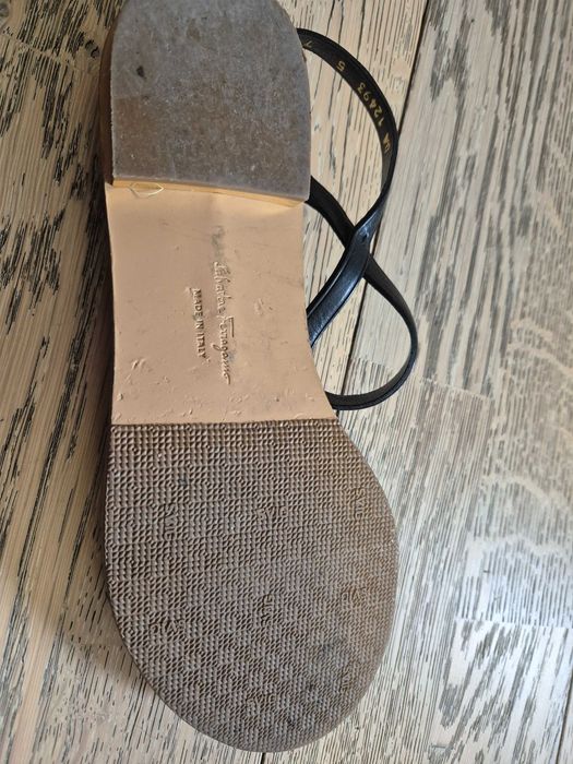 Sandałki Salvatore Ferragamo R.38