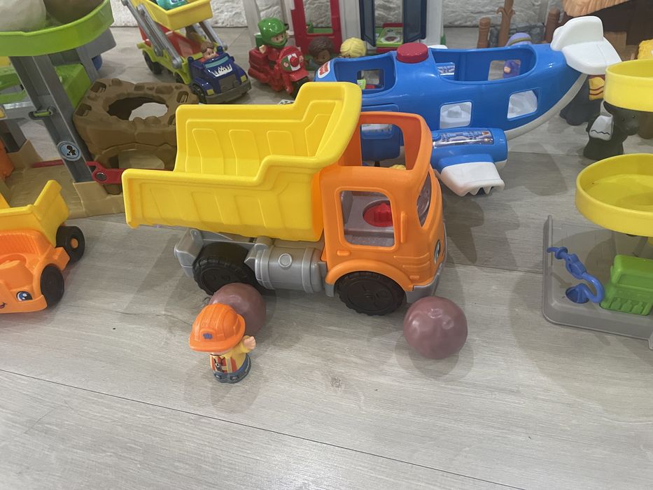 Duzy zestaw zabawek little people