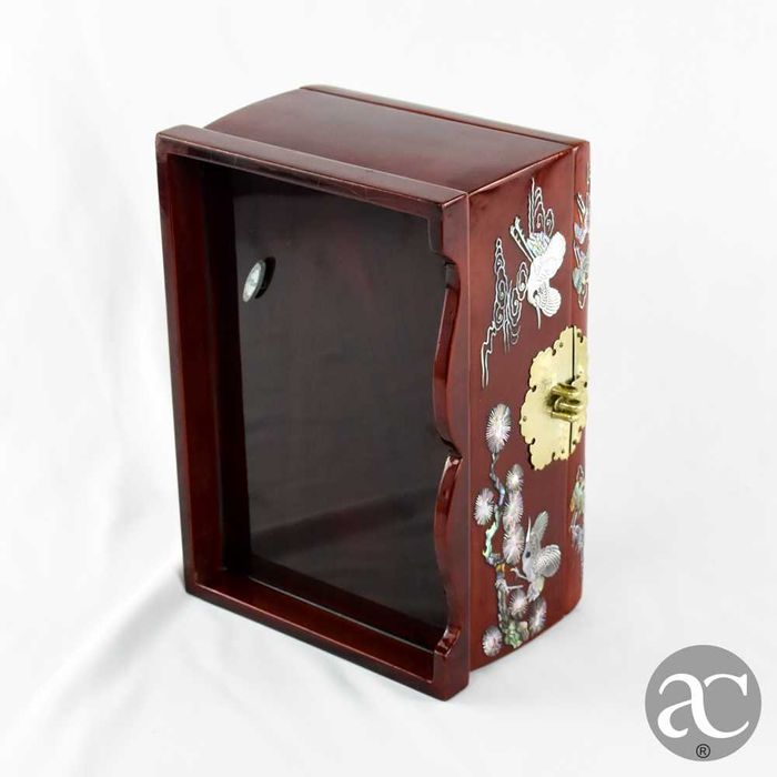 Caixa de música / guarda-joias em madeira com embutidos em madrepérola