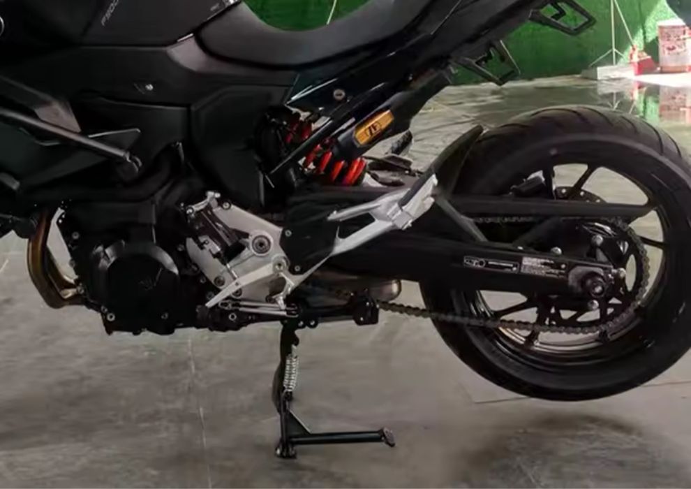 Центральна ніжка bmw f900