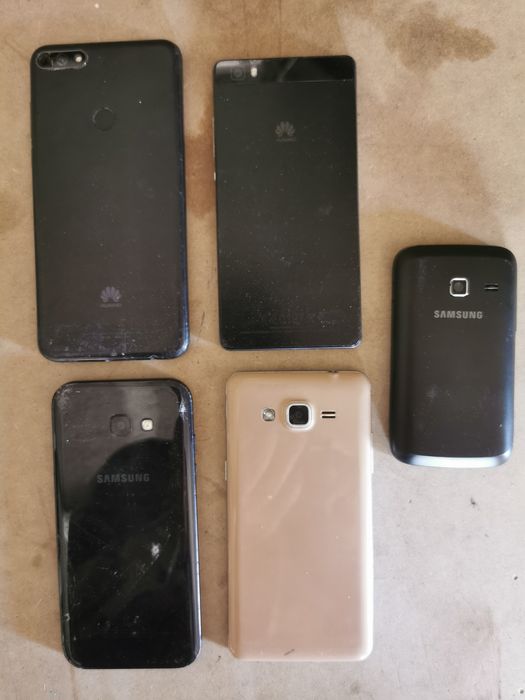 Vários Telemóveis para peças