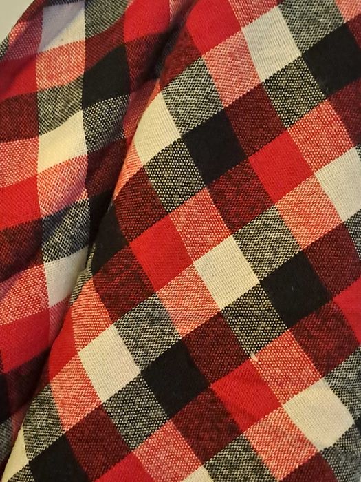 Chusta, szal w kratkę.