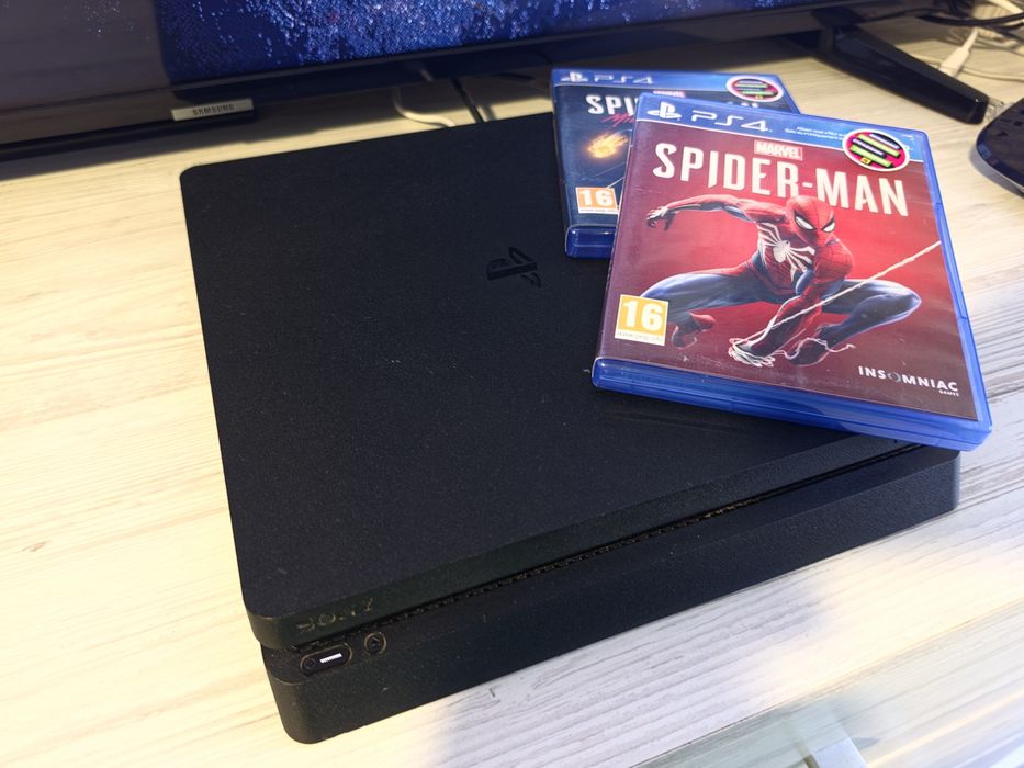 Sony PlayStation 4 Slim 500GB + оригінальний джойстик + 2 гри + коробка