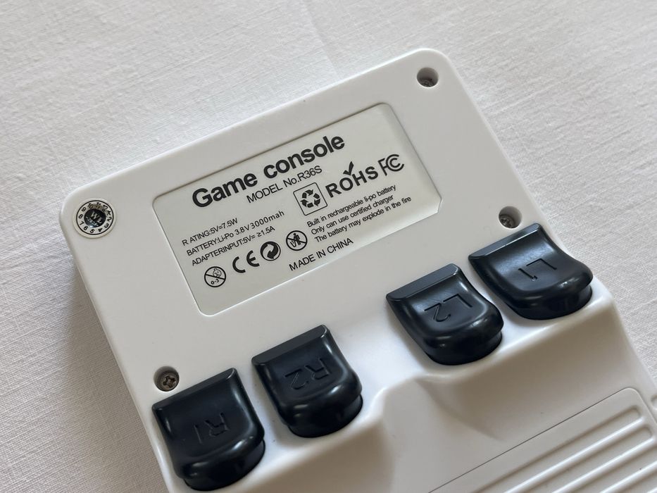 Game Console Model  R36S