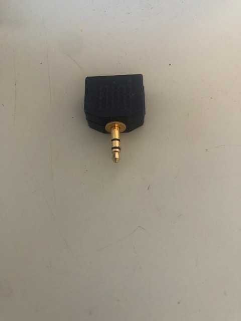 Jack 2.5 um saida macho duas entradas femeas, banho dourado novo