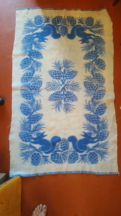 Продам одеяло шерстяное 90Х135 см