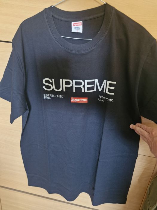T-shirt Supreme Est. 1994 Tee z kolekcji Fall/Winter 2021
