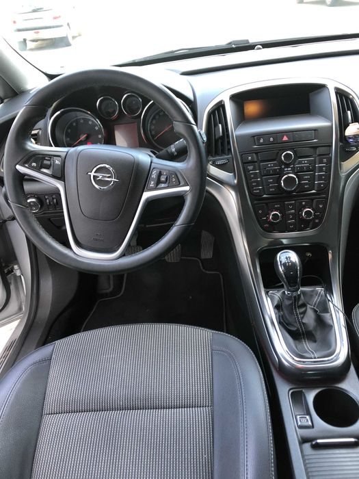 Opel Astra 1.4 Gasolina 100cv