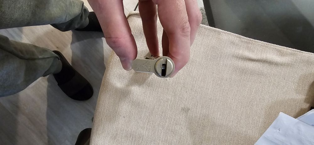 Cilindo europeu Mul-T-Lock interactive +