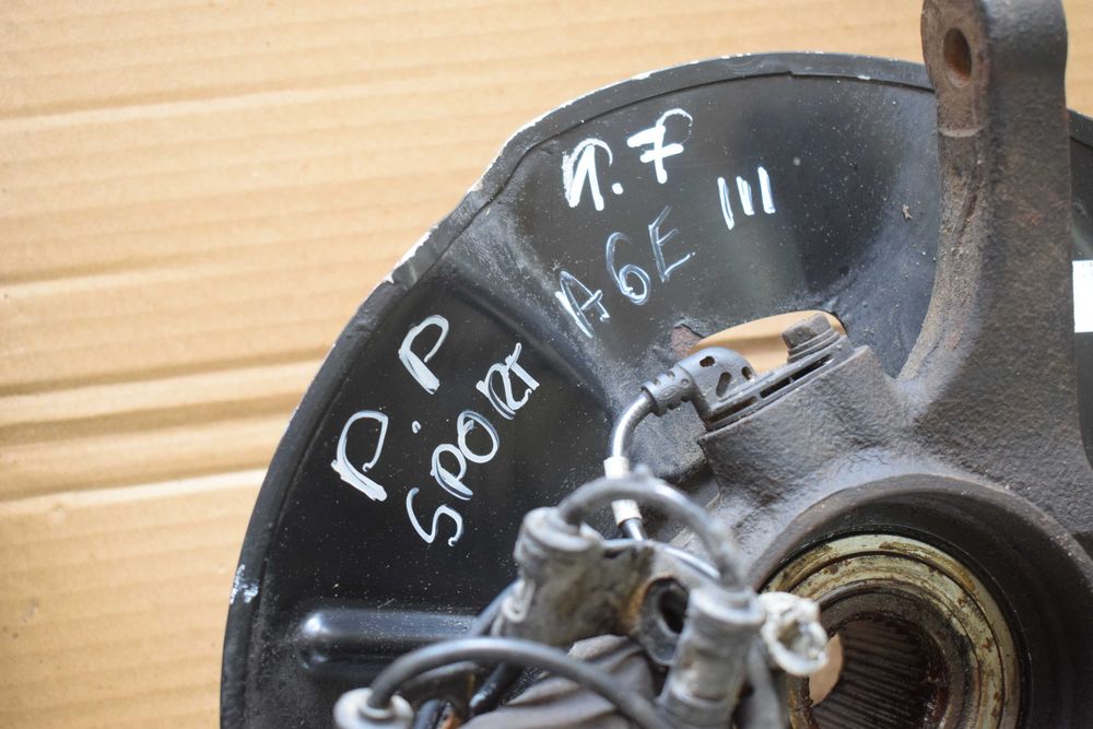 zwrotnica przód prawa  KIA SPORTAGE III IX35 10- 1.7 CRDI