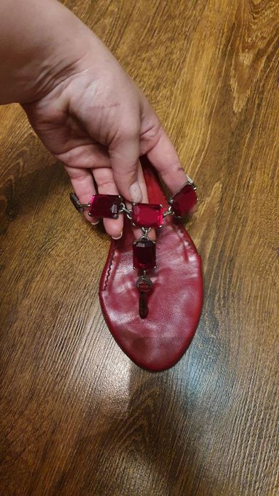 Шлёпанцы каблук-рюмочка