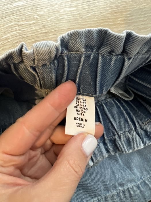 Джинсові шорти H&M,розмір 104-110