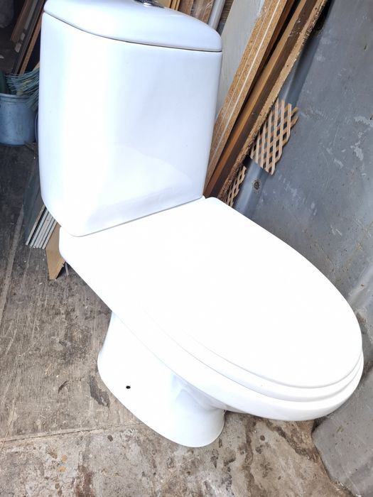 Унитаз с бачком Сеrsanit. Самовывоз.