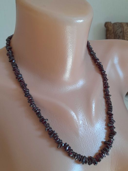 бусы из натуральных камней