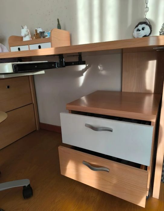 Cama dupla com secretária