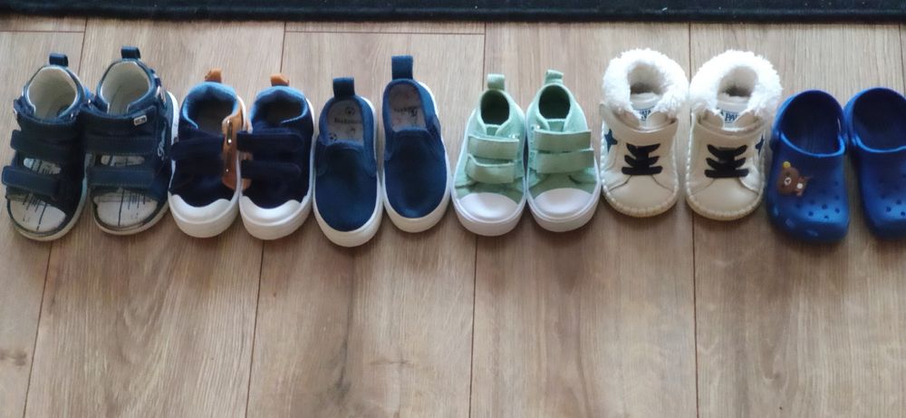 Дитяче взуття для хлопчиків розмір від 18 до 21.