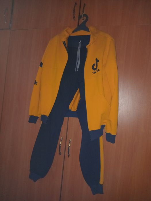 Спортивний костюм