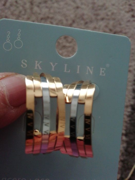 alianças compromisso ,brincos etc.