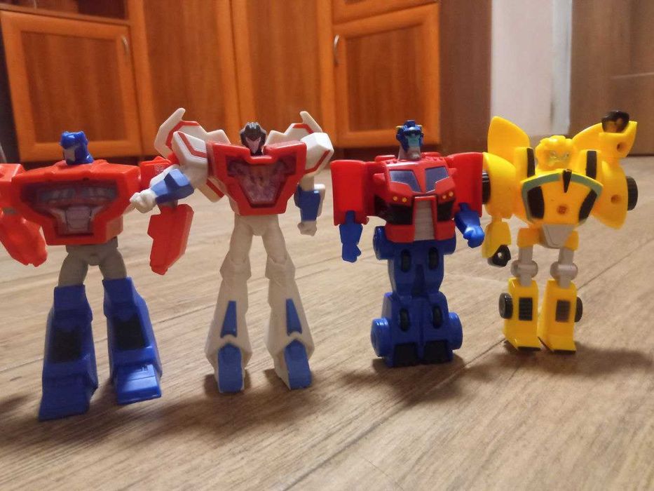 Машинки,іграшки,роботи,модельки