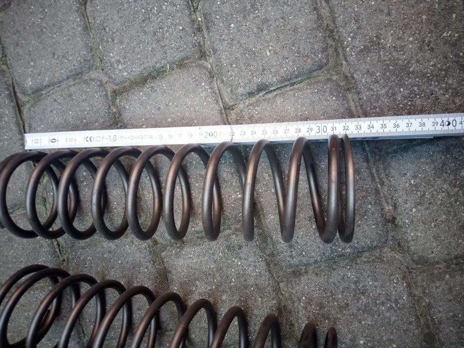 Sprężyna drut średnicy ok 8,5mm / ok 320mm zawieszenie