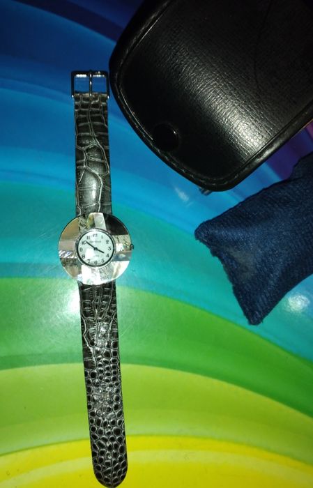 Relógio com madrepérola marca Versaille