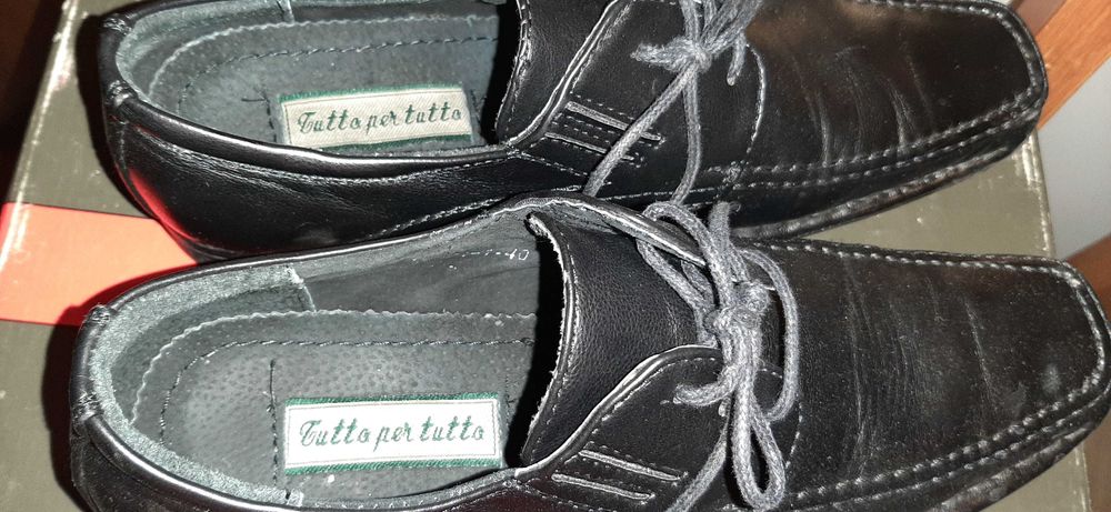 Sprzedam czarne buty t. 40