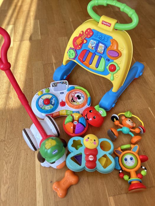 Iграшки chicco ( лот)