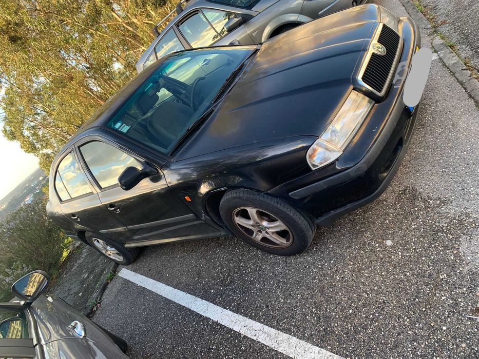 Skoda Octavia do ano 2000, caixa automática.