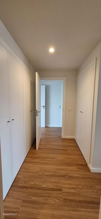 Apartamento T2 com jardim, Loures