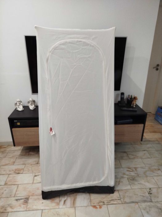 2 Roupeiros em plástico de polipropileno