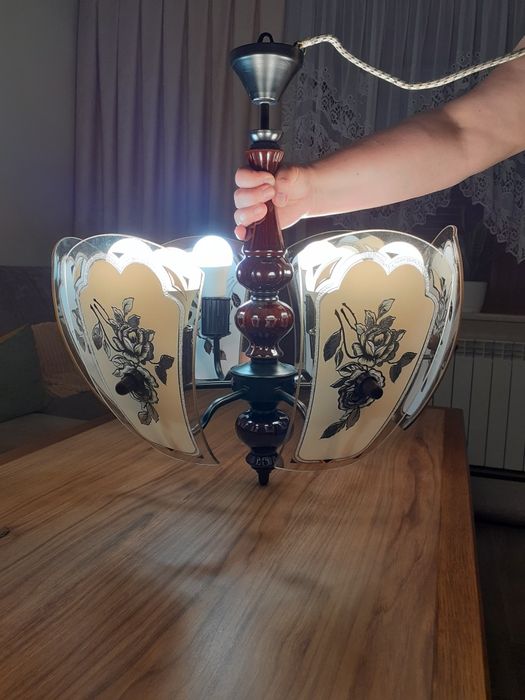 Lampy wiszące do pokoju.