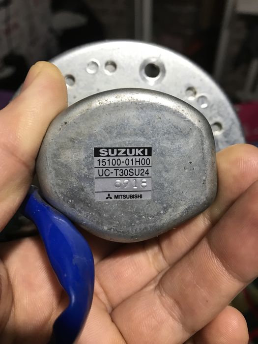 Продам топливный насос на мотоцикл сузуки gsx750r