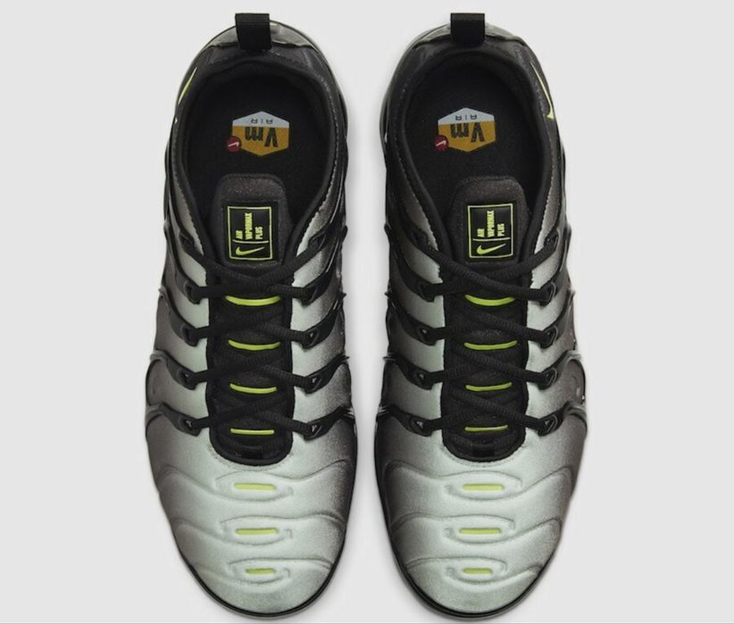 Nike vapor max plus grey