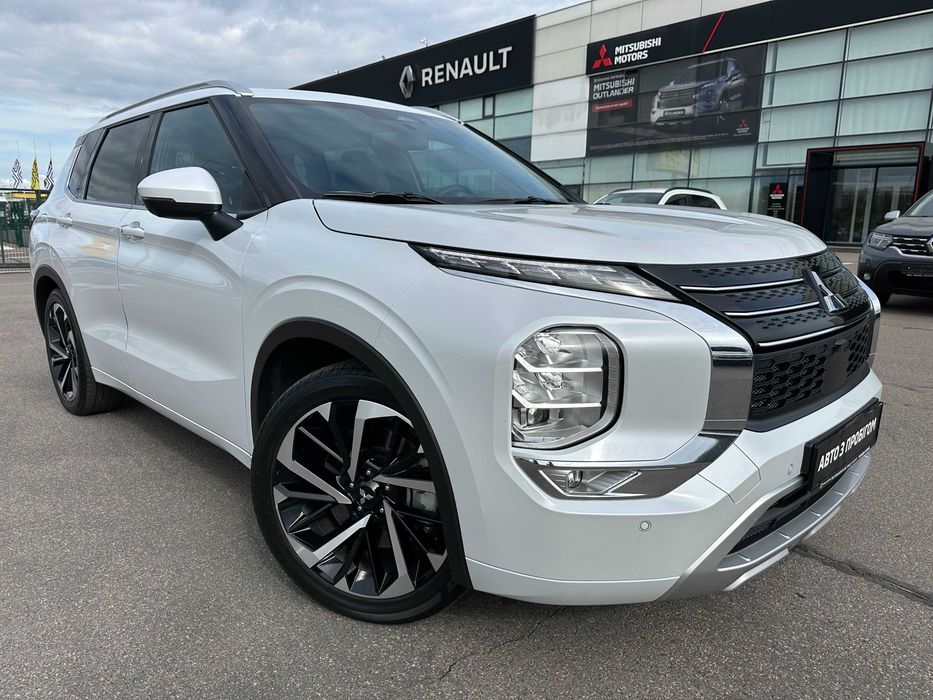 Mitsubishi Outlander Ultimate 2025