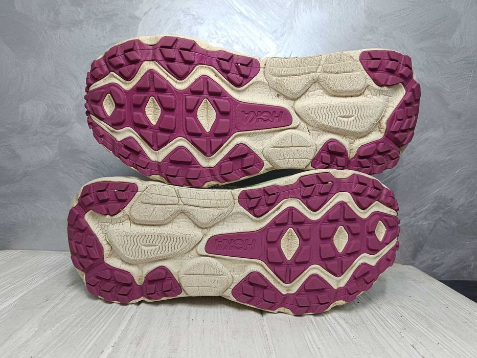 - Hoka Challenger ATR 7