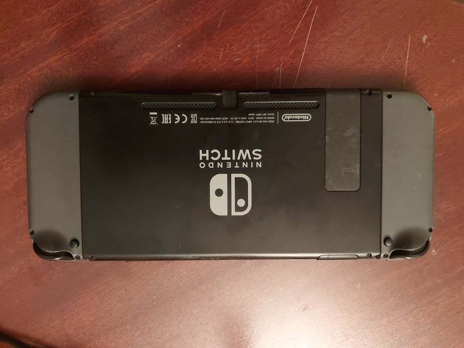 Nintendo Switch + Pokémon Sword Usado Sem Cabo de Alimentação